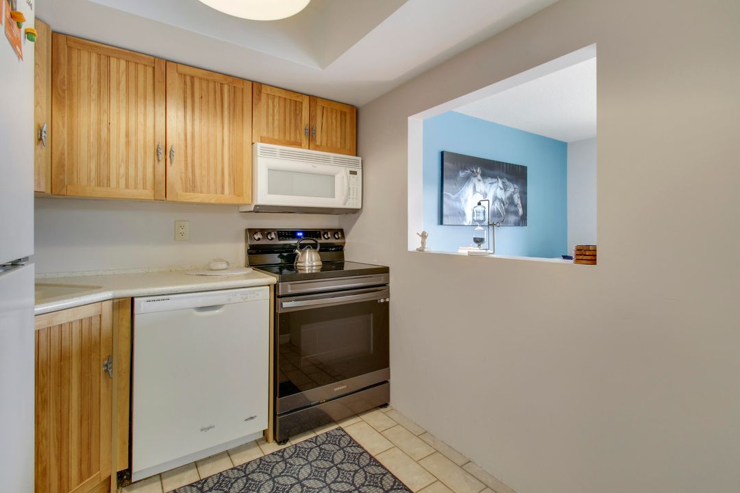 For Sale: $200,000 (1 beds, 1 baths, 850 Square Feet)