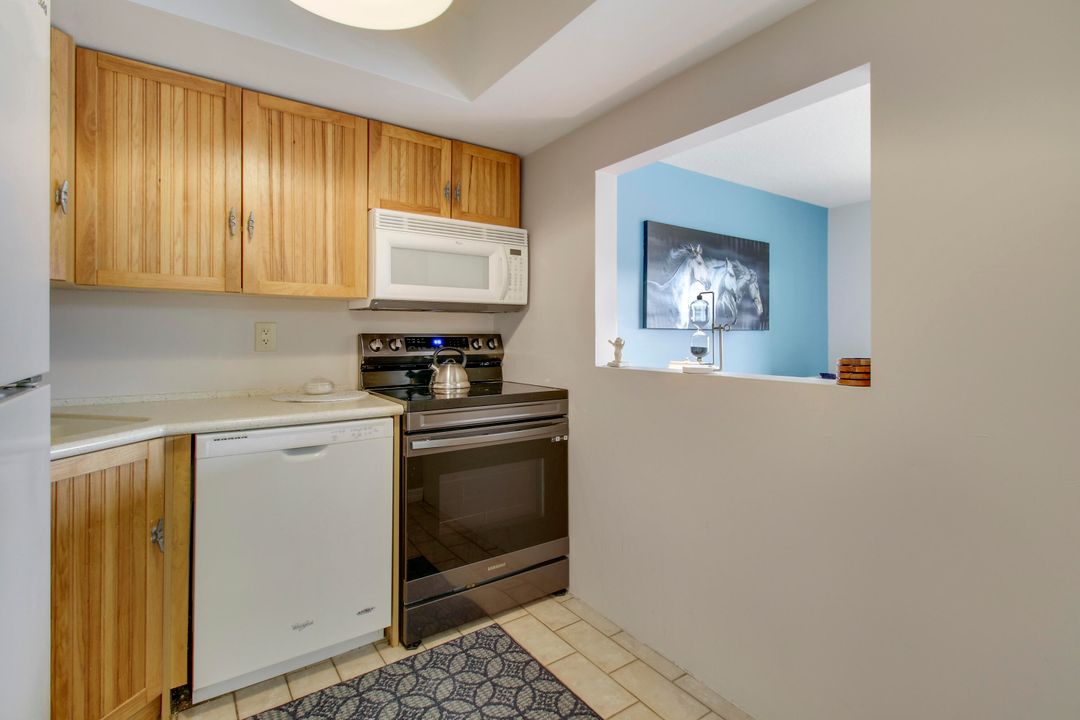 For Sale: $200,000 (1 beds, 1 baths, 850 Square Feet)