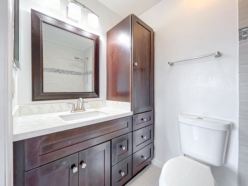 For Sale: $355,000 (2 beds, 2 baths, 1110 Square Feet)