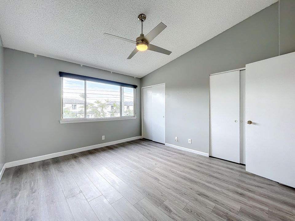 For Sale: $355,000 (2 beds, 2 baths, 1110 Square Feet)