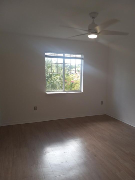 For Rent: $2,600 (3 beds, 2 baths, 1381 Square Feet)