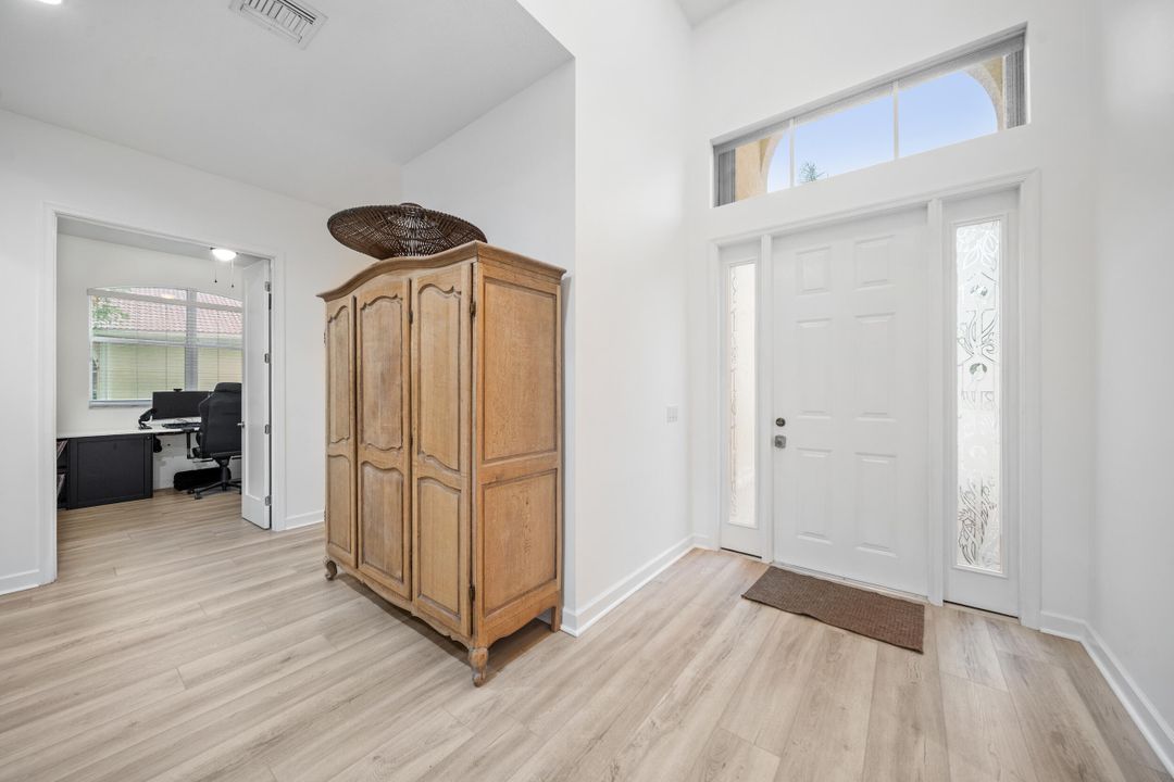 For Sale: $550,000 (3 beds, 2 baths, 1795 Square Feet)