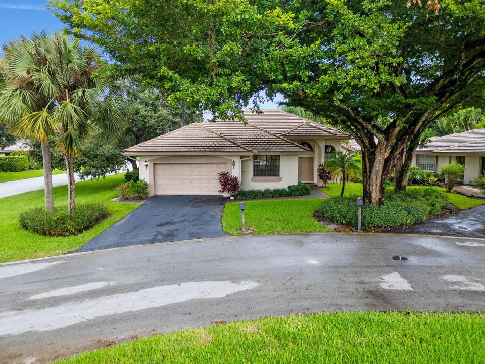 For Sale: $660,000 (3 beds, 2 baths, 2020 Square Feet)