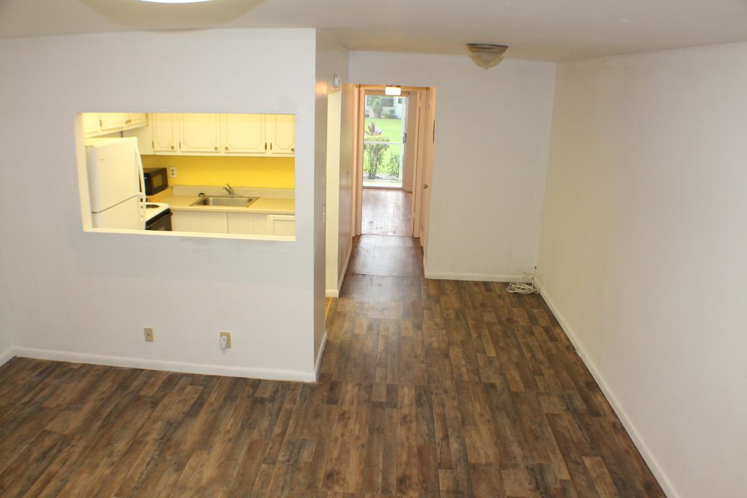 For Sale: $76,000 (1 beds, 1 baths, 570 Square Feet)