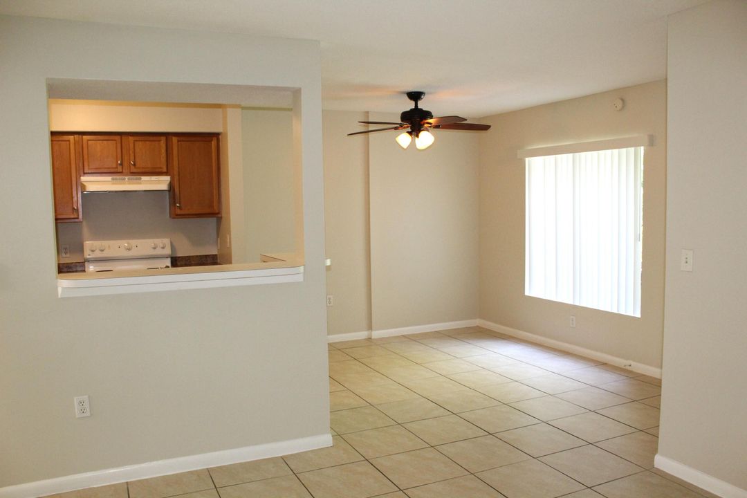 For Rent: $2,300 (2 beds, 2 baths, 884 Square Feet)