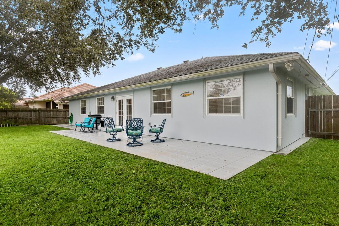 For Sale: $450,000 (3 beds, 2 baths, 2138 Square Feet)