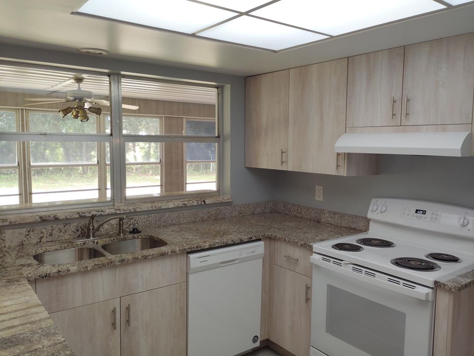 For Rent: $2,200 (2 beds, 2 baths, 1234 Square Feet)