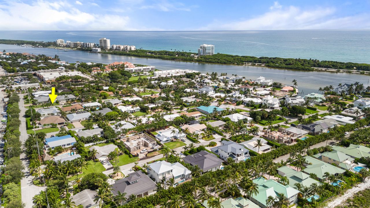 For Sale: $2,350,000 (4 beds, 3 baths, 1935 Square Feet)