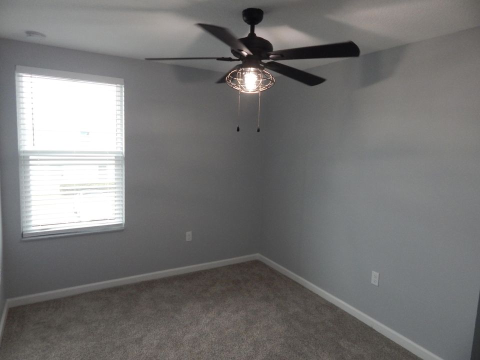 For Rent: $2,800 (3 beds, 2 baths, 1475 Square Feet)