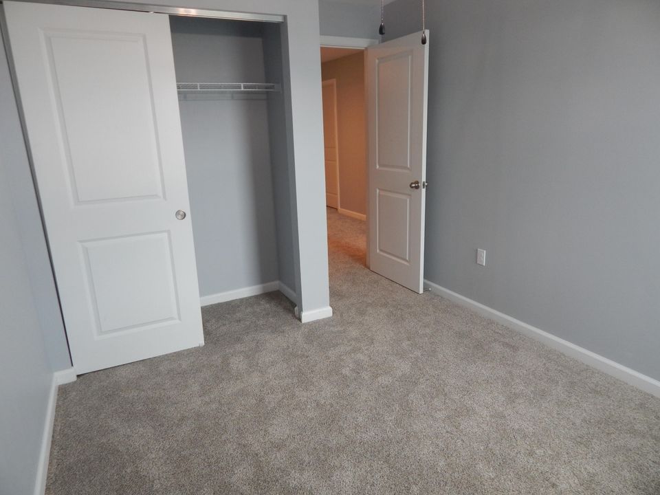 For Rent: $2,800 (3 beds, 2 baths, 1475 Square Feet)