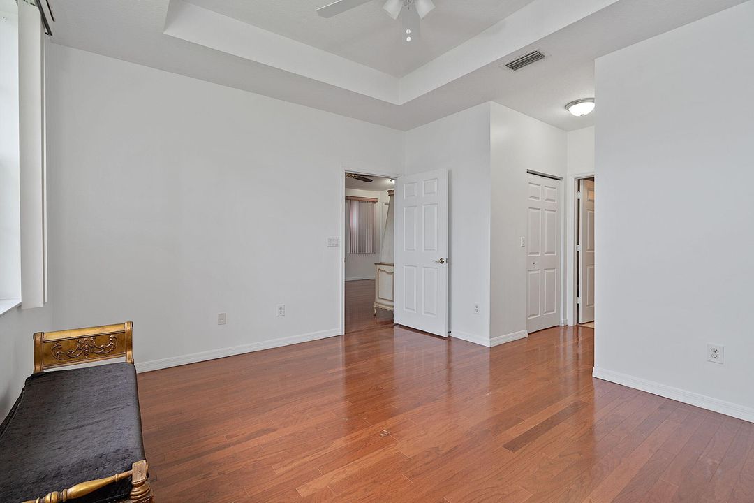 For Sale: $424,900 (2 beds, 2 baths, 1386 Square Feet)