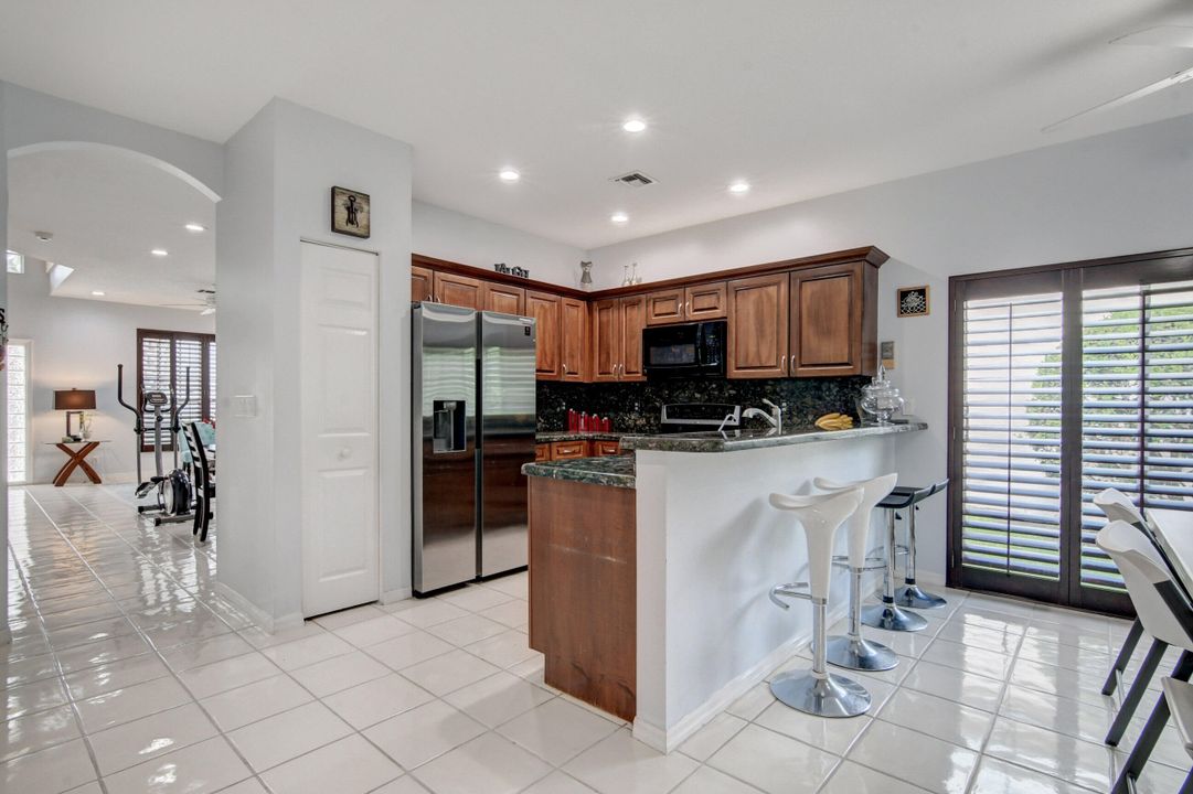 For Sale: $650,000 (4 beds, 2 baths, 2634 Square Feet)