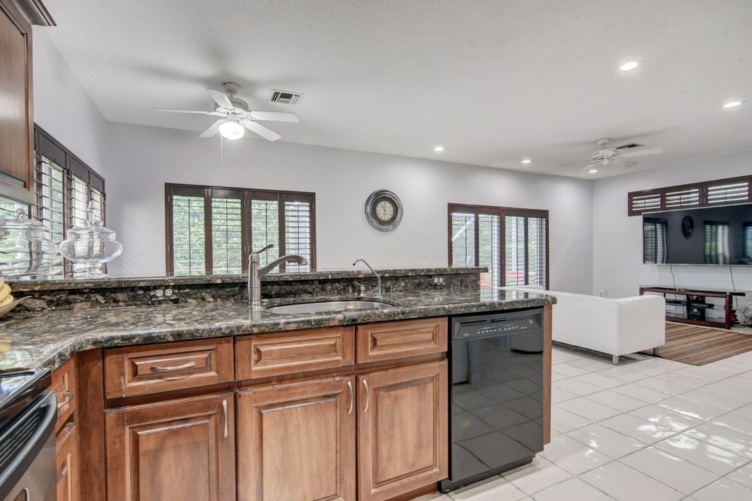 For Sale: $650,000 (4 beds, 2 baths, 2634 Square Feet)