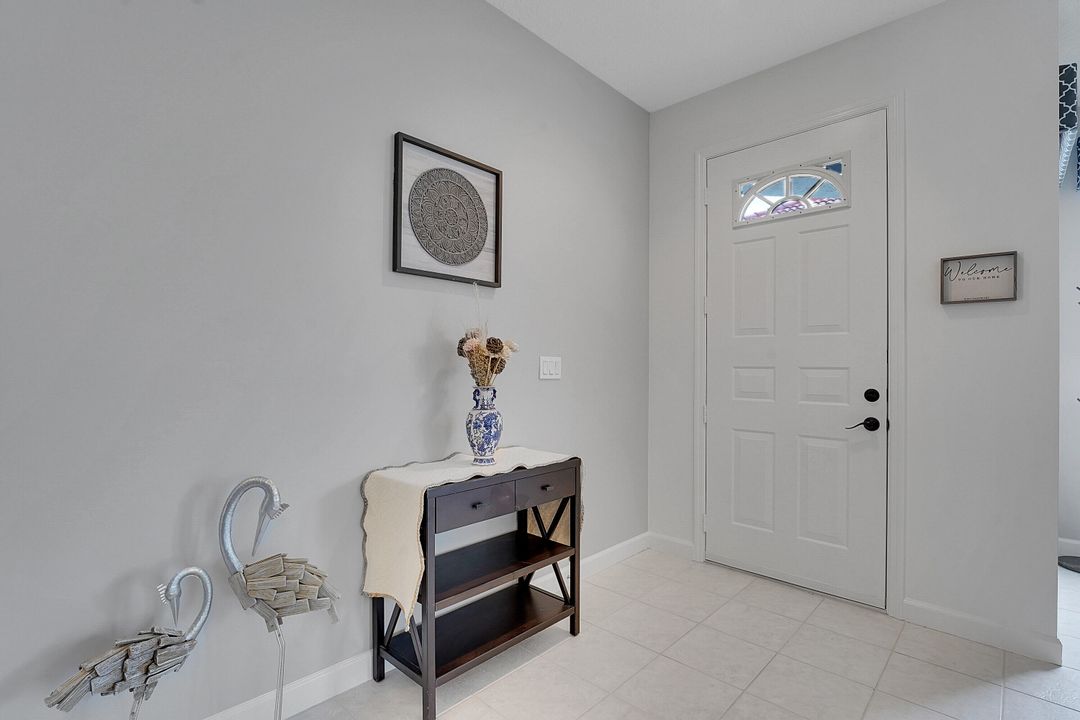 For Sale: $389,900 (2 beds, 2 baths, 1439 Square Feet)