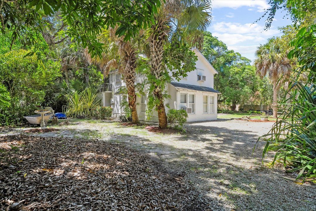 For Sale: $4,350,000 (4 beds, 3 baths, 3101 Square Feet)