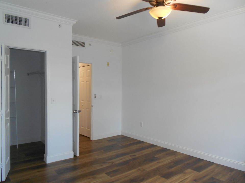 For Rent: $2,600 (2 beds, 2 baths, 1265 Square Feet)