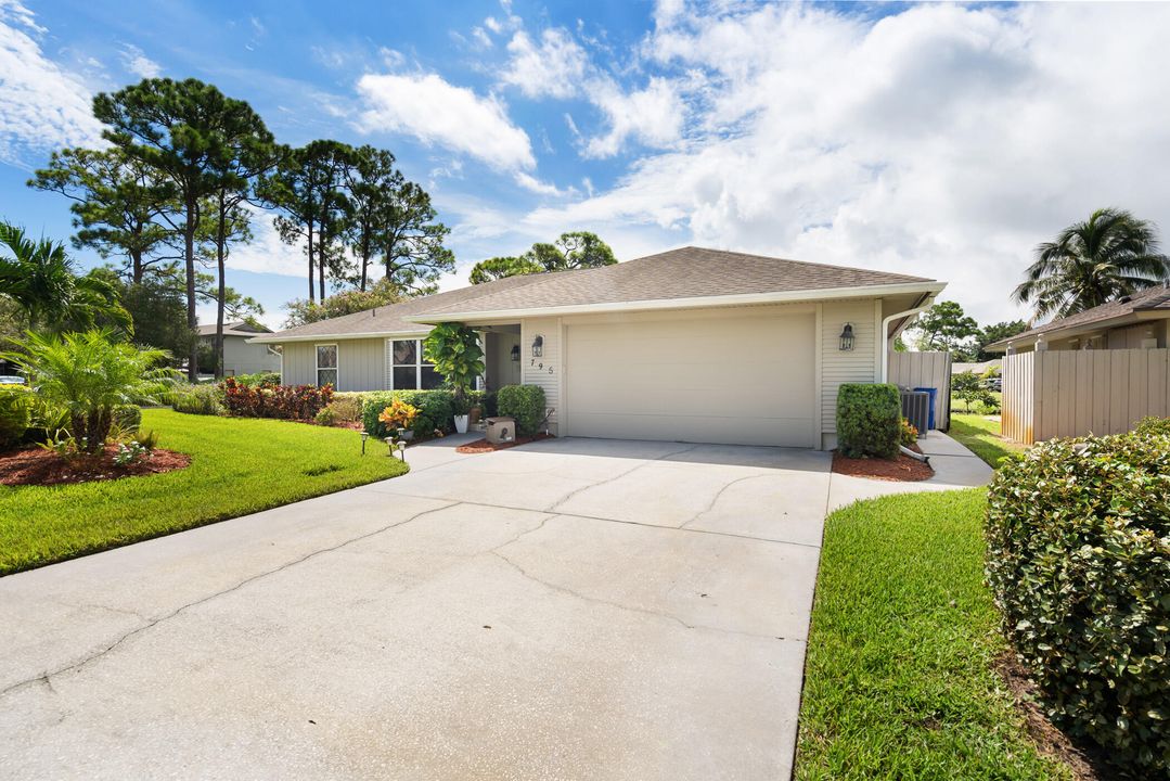 For Sale: $425,000 (3 beds, 2 baths, 2160 Square Feet)