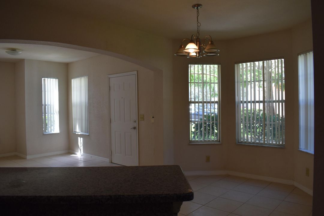 For Rent: $2,250 (3 beds, 2 baths, 1467 Square Feet)