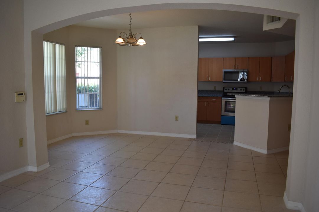 For Rent: $2,250 (3 beds, 2 baths, 1467 Square Feet)