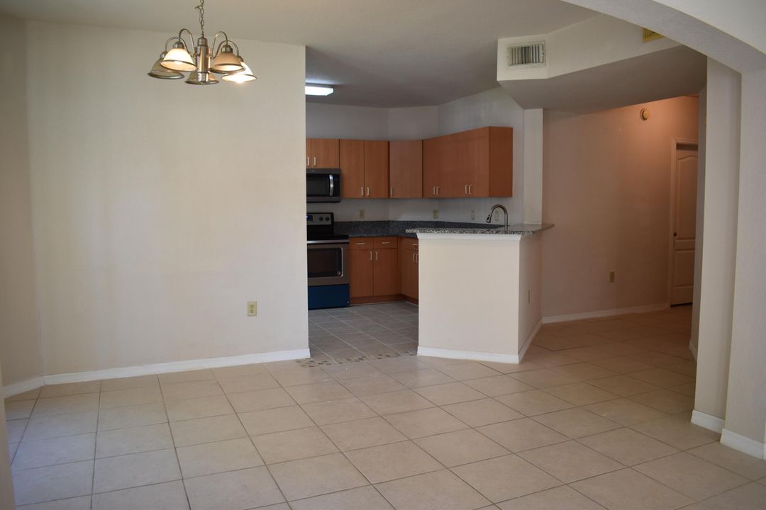 For Rent: $2,250 (3 beds, 2 baths, 1467 Square Feet)