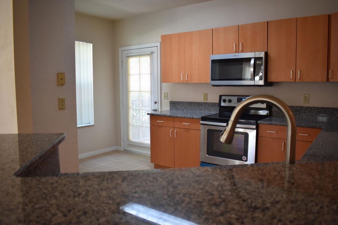 For Rent: $2,250 (3 beds, 2 baths, 1467 Square Feet)