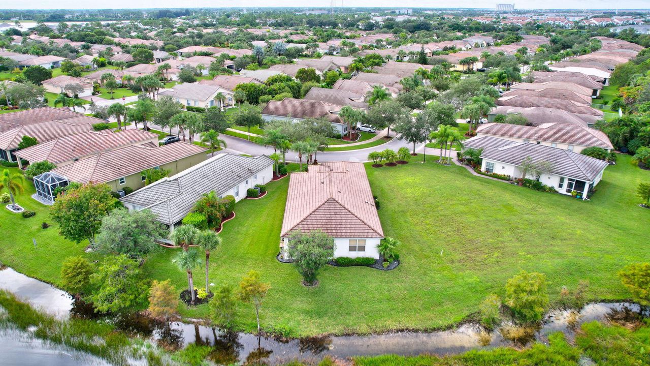 For Sale: $399,999 (3 beds, 2 baths, 1761 Square Feet)