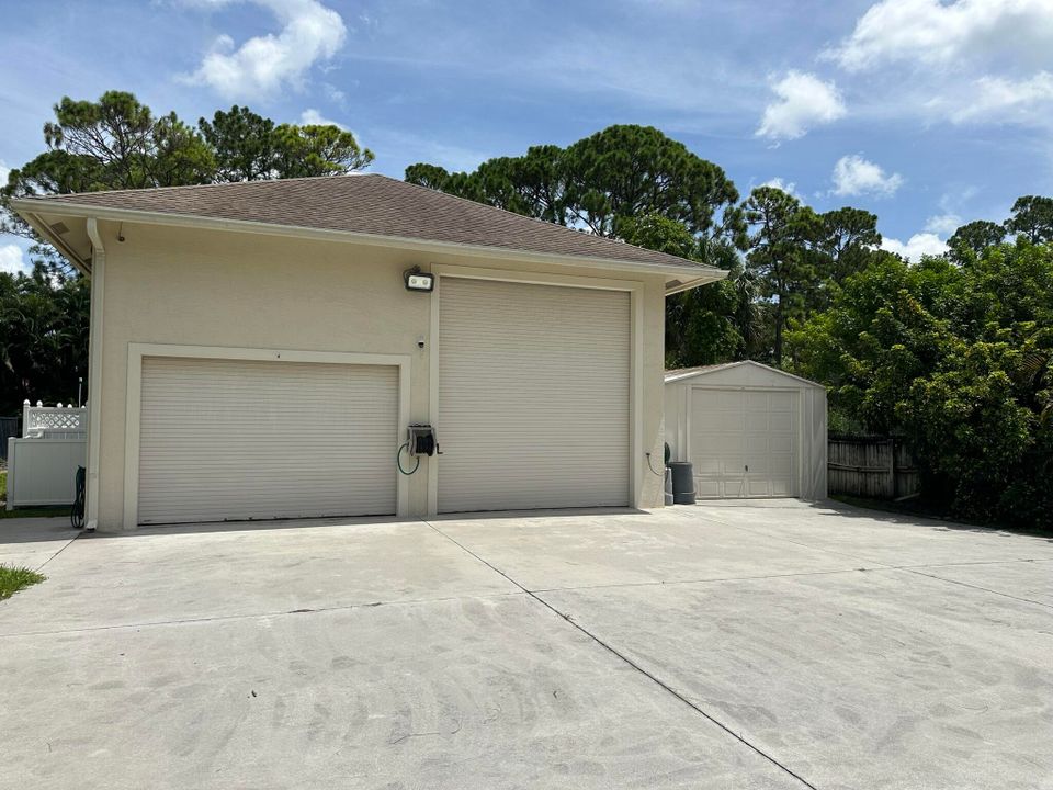 For Sale: $895,000 (3 beds, 2 baths, 2487 Square Feet)