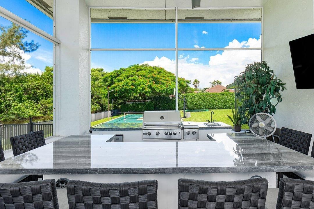 En Venta: $3,599,999 (4 camas, 3 baños, 4316 Pies cuadrados)