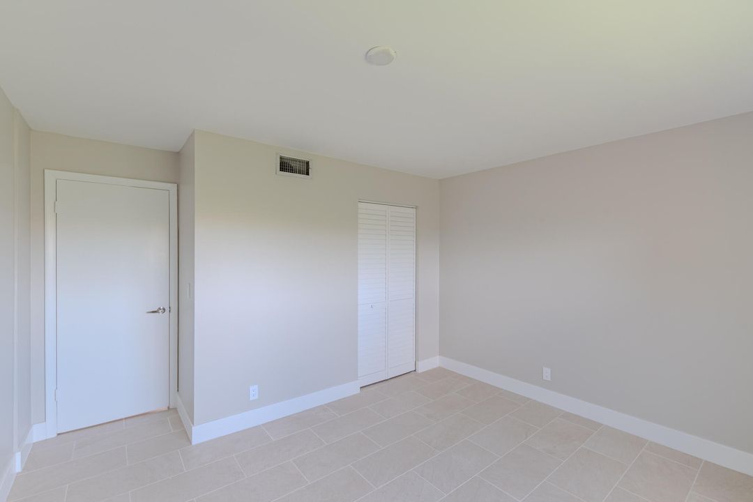 For Sale: $189,900 (2 beds, 2 baths, 994 Square Feet)