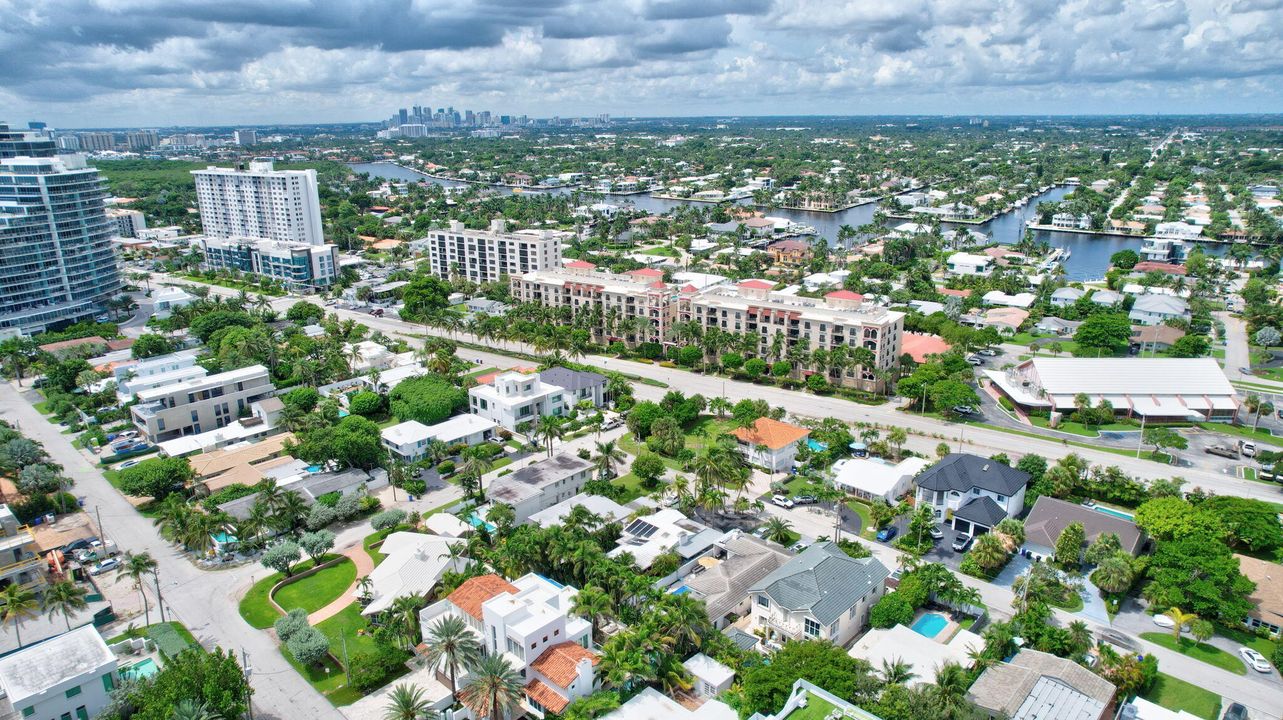 Active With Contract: $1,450,000 (2 beds, 3 baths, 1485 Square Feet)