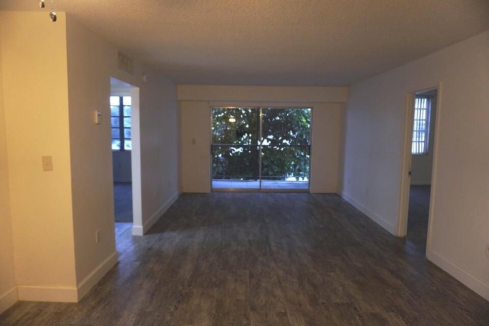 For Rent: $2,200 (2 beds, 2 baths, 1113 Square Feet)