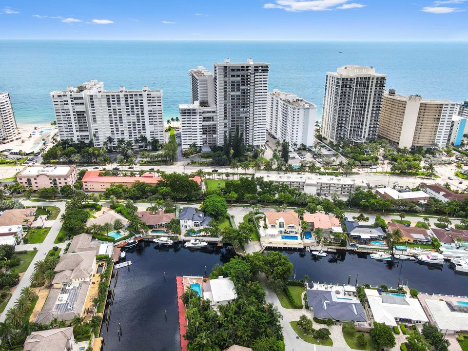 For Sale: $1,400,000 (3 beds, 2 baths, 2400 Square Feet)