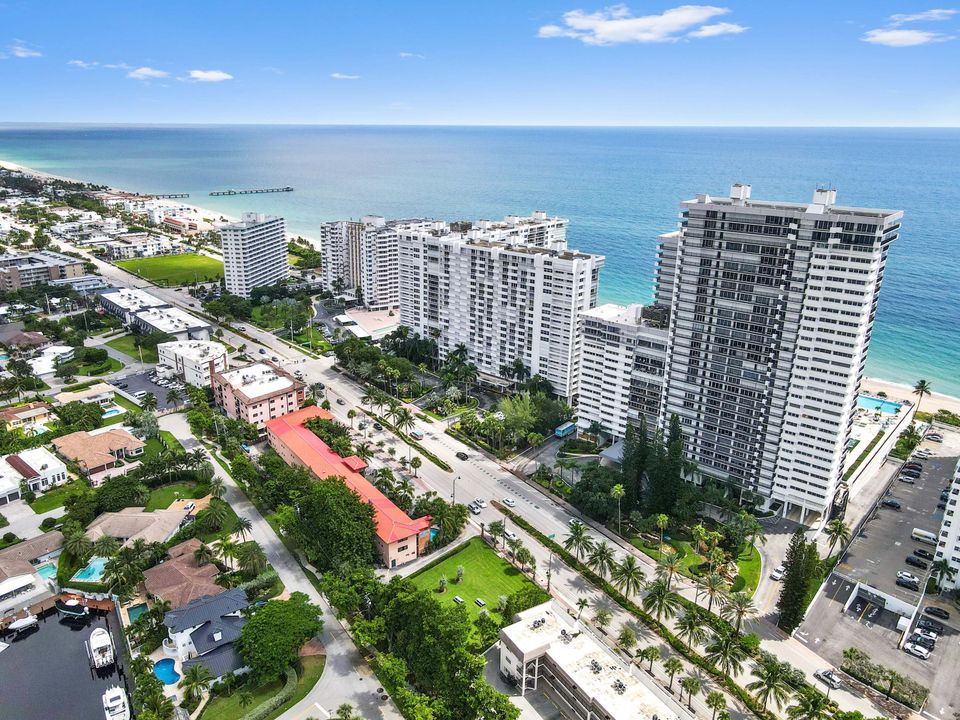 For Sale: $1,400,000 (3 beds, 2 baths, 2400 Square Feet)