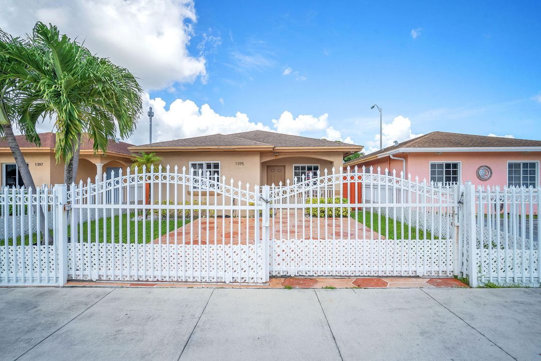 For Sale: $569,000 (3 beds, 2 baths, 1316 Square Feet)