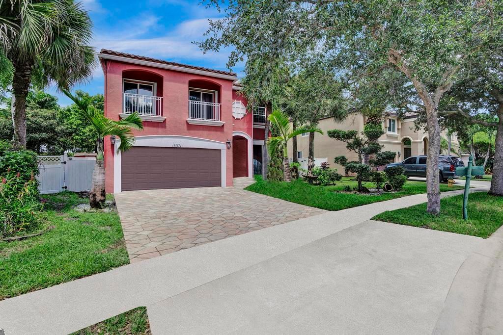 For Sale: $1,000,000 (5 beds, 2 baths, 3184 Square Feet)