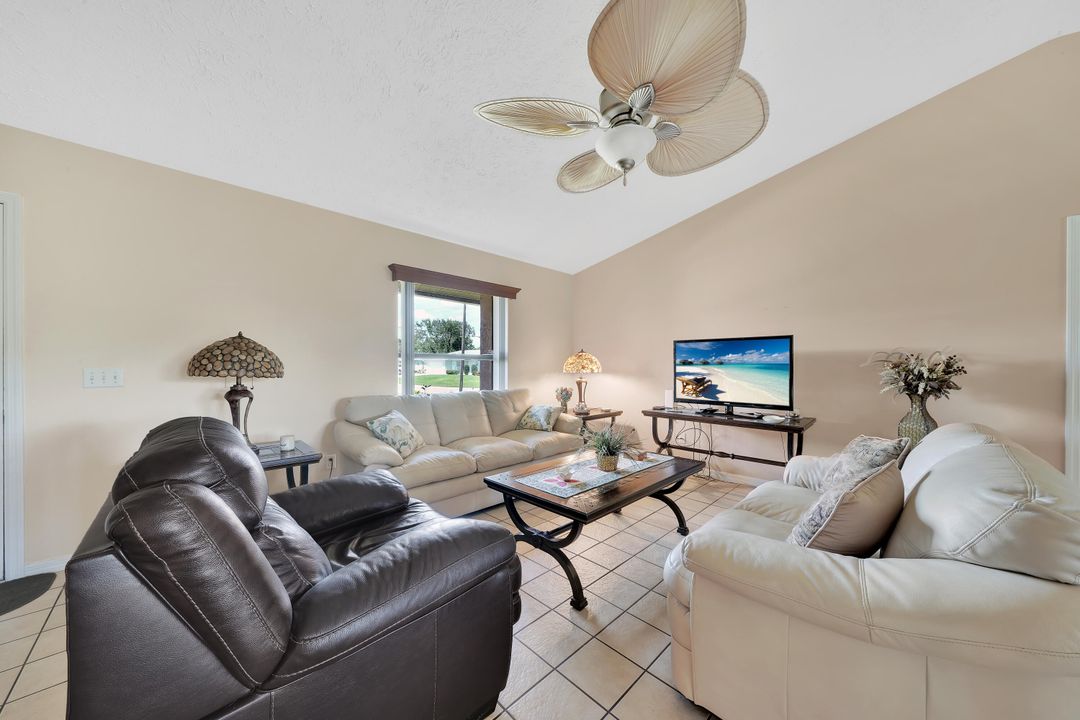 For Sale: $375,000 (2 beds, 2 baths, 1322 Square Feet)