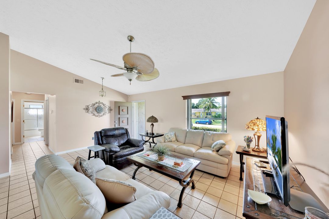 For Sale: $375,000 (2 beds, 2 baths, 1322 Square Feet)