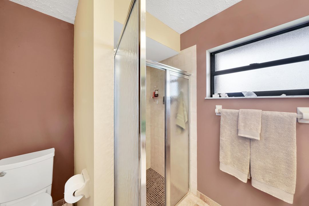 For Sale: $375,000 (2 beds, 2 baths, 1322 Square Feet)