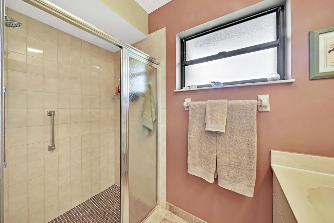 For Sale: $375,000 (2 beds, 2 baths, 1322 Square Feet)