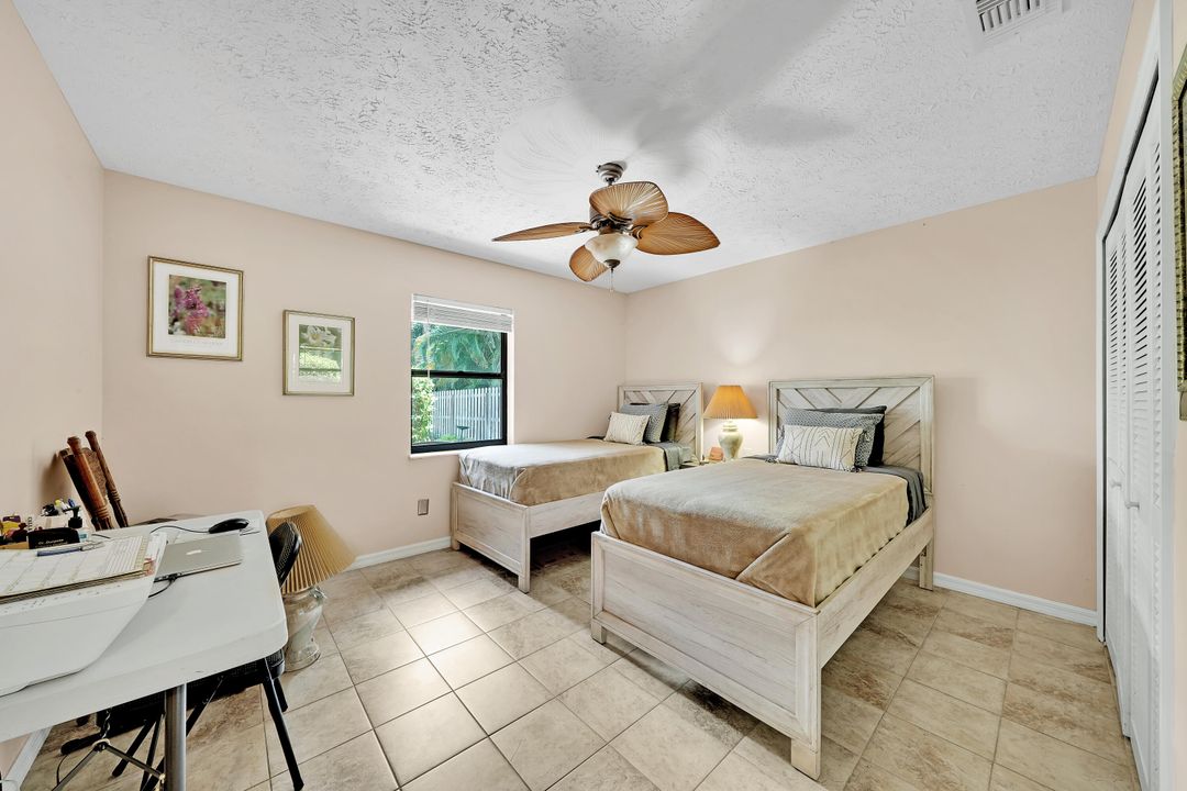 For Sale: $375,000 (2 beds, 2 baths, 1322 Square Feet)