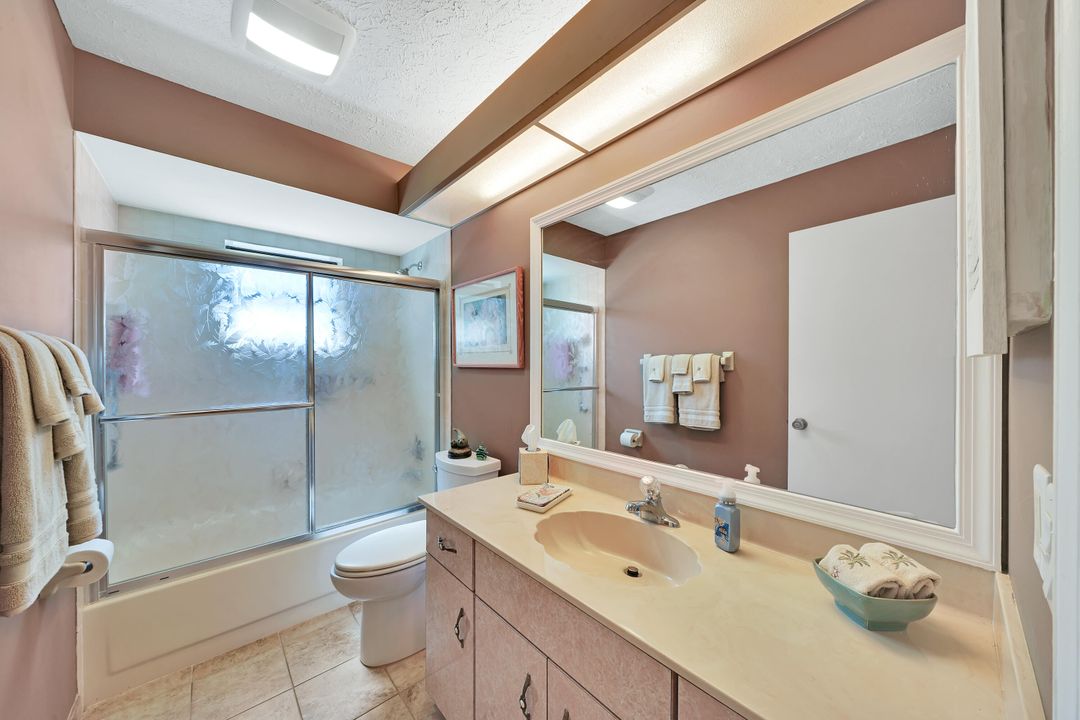 For Sale: $375,000 (2 beds, 2 baths, 1322 Square Feet)