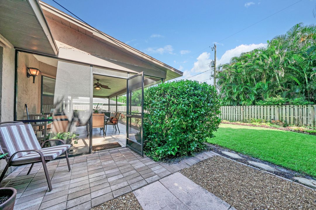 For Sale: $375,000 (2 beds, 2 baths, 1322 Square Feet)