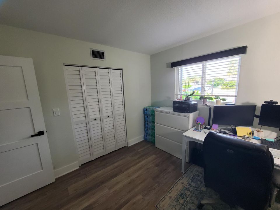 待售: $304,999 (2 贝兹, 2 浴室, 1072 平方英尺)