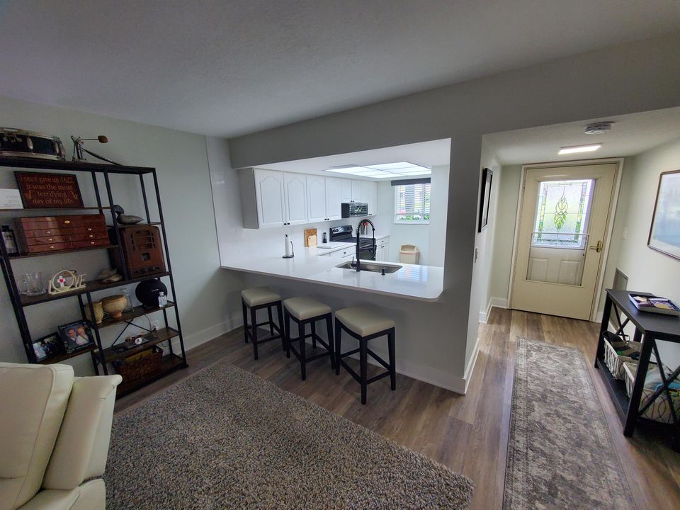 待售: $304,999 (2 贝兹, 2 浴室, 1072 平方英尺)