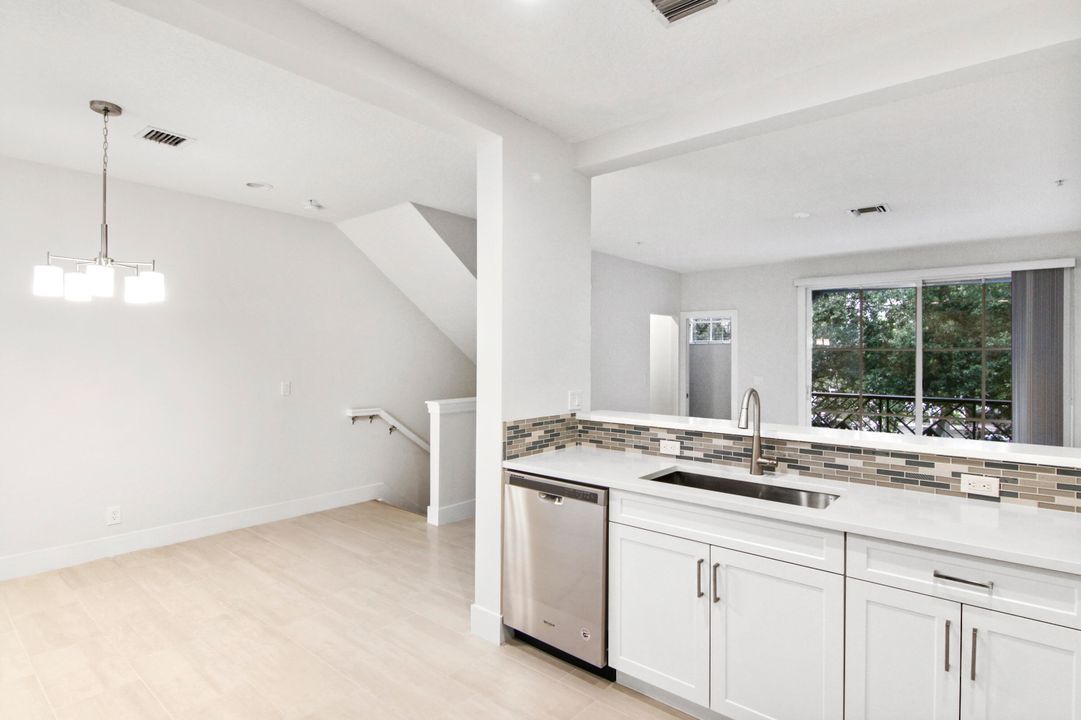 For Sale: $765,000 (2 beds, 2 baths, 1596 Square Feet)