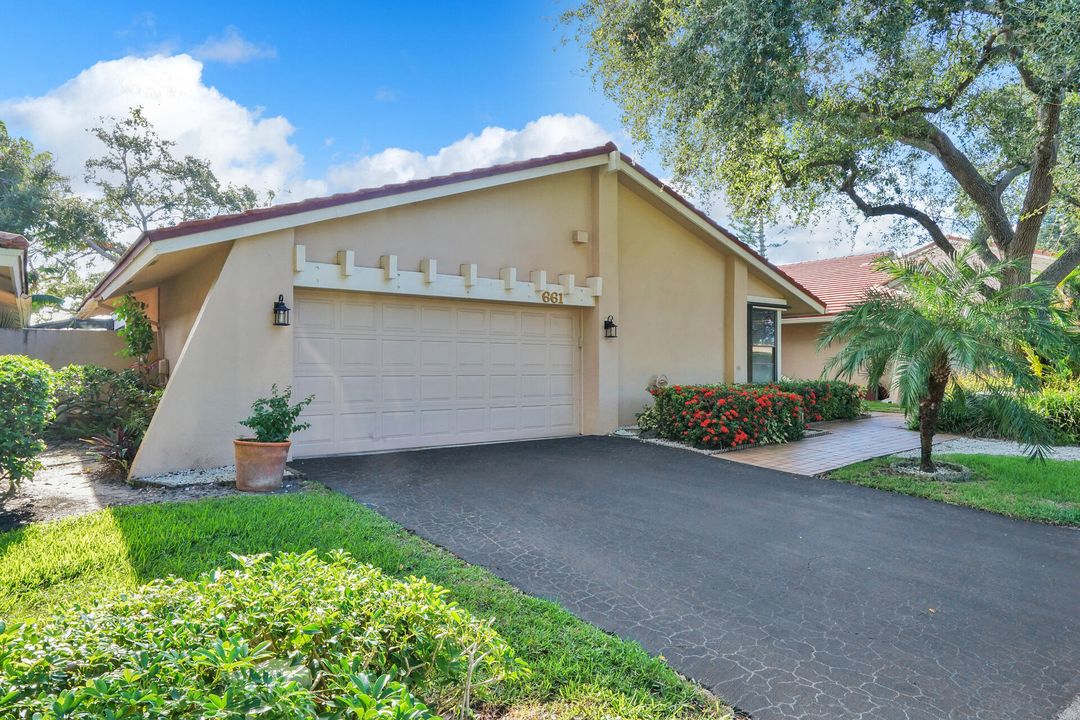 For Sale: $695,000 (3 beds, 2 baths, 1615 Square Feet)