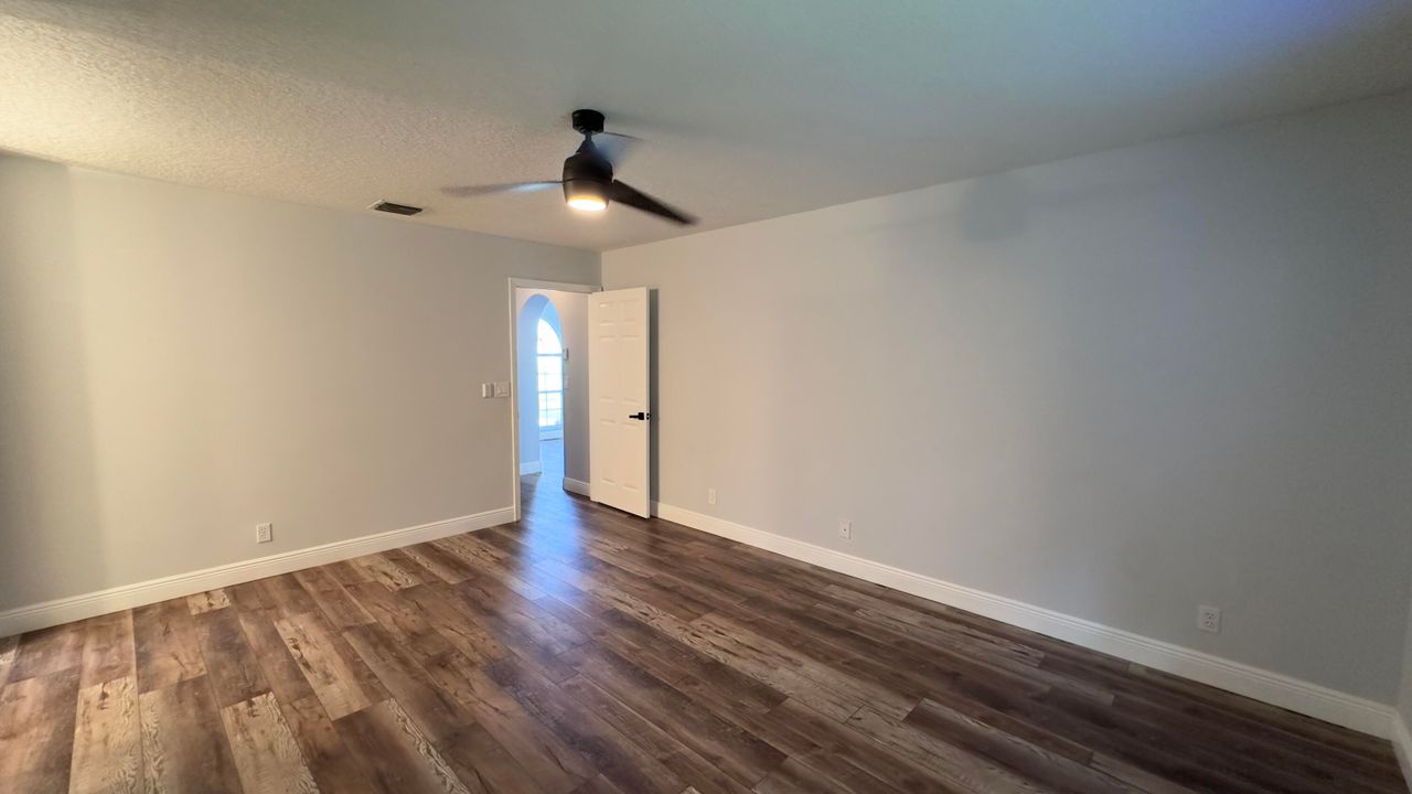 Active With Contract: $2,995 (3 beds, 2 baths, 1596 Square Feet)