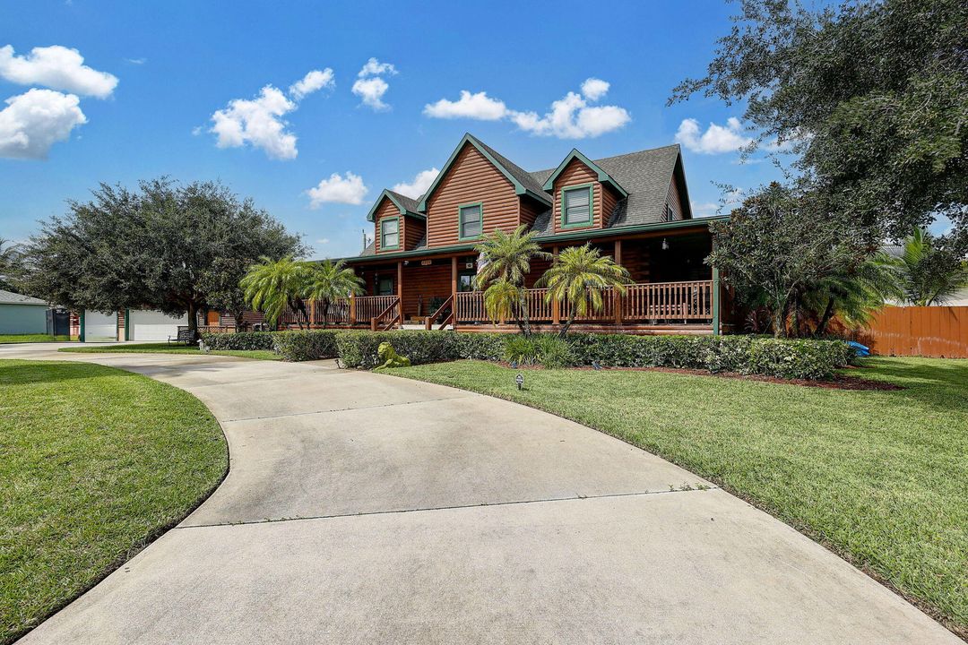 For Sale: $669,000 (3 beds, 3 baths, 2895 Square Feet)