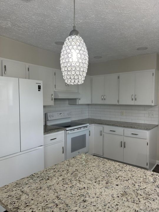 For Rent: $2,200 (2 beds, 2 baths, 1217 Square Feet)