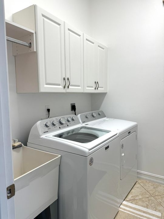 For Sale: $469,000 (2 beds, 2 baths, 1316 Square Feet)